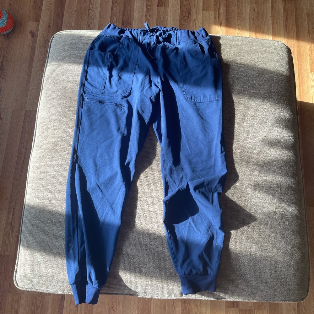 W scrub bottom